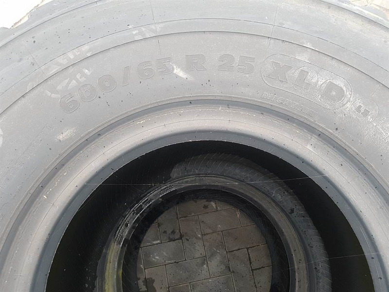 Michelin 600/65R25 - Tyre/Reifen/Band - Gumiabroncsok és felnik - Építőipari gépek: 4 kép. Michelin 600/65R25 - Tyre/Reifen/Band - Gumiabroncsok és felnik - Építőipari gépek: 4 kép.