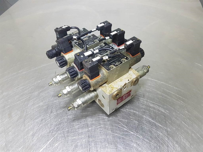 Parker D1FBE01HC0NMW011X944 - NG6 Valve - Hidraulika - Építőipari gépek: 3 kép. Parker D1FBE01HC0NMW011X944 - NG6 Valve - Hidraulika - Építőipari gépek: 3 kép.