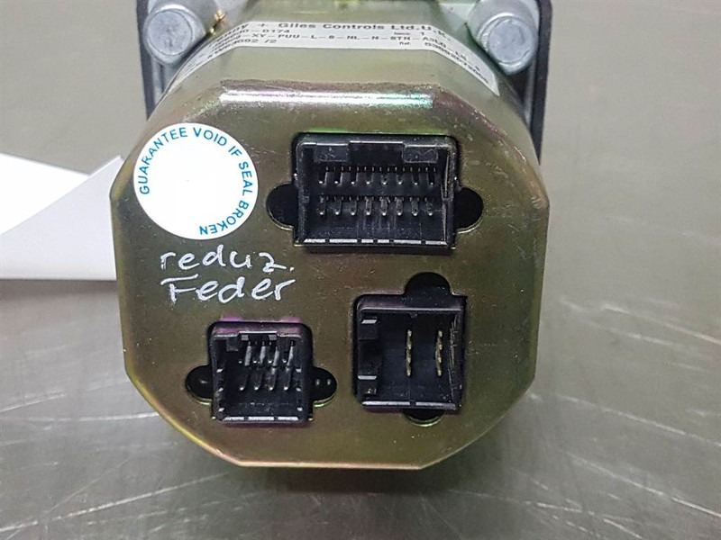 Penny + Giles Controls JC6000-Joystick/Steuergriff - Elektromos rendszer - Építőipari gépek: 4 kép. Penny + Giles Controls JC6000-Joystick/Steuergriff - Elektromos rendszer - Építőipari gépek: 4 kép.