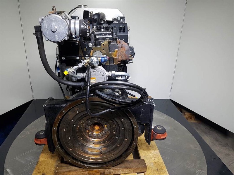 Perkins 42KVTREG10008451 - Volvo L45 - Engine/Motor - Motor és alkatrészek - Építőipari gépek: 4 kép. Perkins 42KVTREG10008451 - Volvo L45 - Engine/Motor - Motor és alkatrészek - Építőipari gépek: 4 kép.