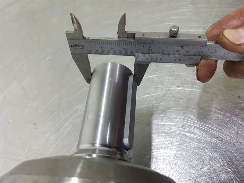 Rexroth MCR3D400L40Z32-R921811524-Wheel motor/Radmotor lízing Rexroth MCR3D400L40Z32-R921811524-Wheel motor/Radmotor: 6 kép.