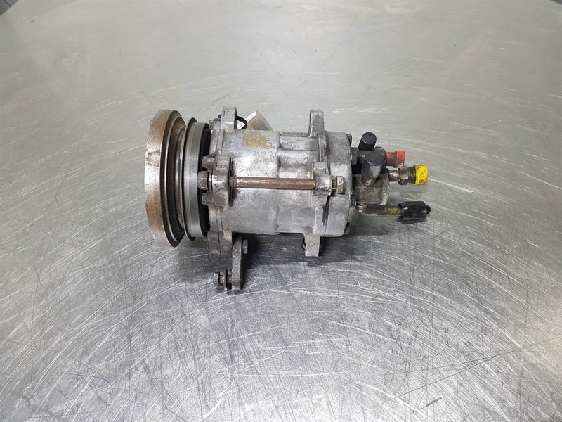 SANDEN SD7H15 - Compressor/Kompressor/Aircopomp - Motor és alkatrészek - Építőipari gépek: 2 kép. SANDEN SD7H15 - Compressor/Kompressor/Aircopomp - Motor és alkatrészek - Építőipari gépek: 2 kép.