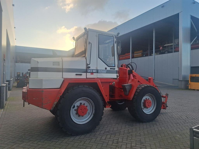 Schaeff SKS 661 - Gumikerekes homlokrakodó: 5 kép. Schaeff SKS 661 - Gumikerekes homlokrakodó: 5 kép.