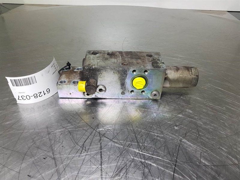 Sennebogen 818E - Counter balance valve/Senkbremsventile - Hidraulika - Építőipari gépek: 3 kép. Sennebogen 818E - Counter balance valve/Senkbremsventile - Hidraulika - Építőipari gépek: 3 kép.