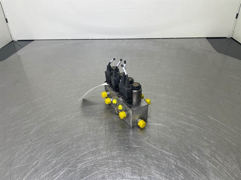 Sennebogen 835E-142529-Valve/Ventile/Ventiel - Hidraulika - Építőipari gépek: 2 kép. Sennebogen 835E-142529-Valve/Ventile/Ventiel - Hidraulika - Építőipari gépek: 2 kép.