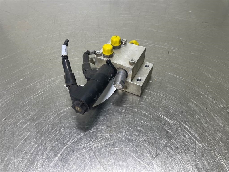 Sennebogen 835E-157402-Valve/Ventile/Ventiel - Hidraulika - Építőipari gépek: 2 kép. Sennebogen 835E-157402-Valve/Ventile/Ventiel - Hidraulika - Építőipari gépek: 2 kép.