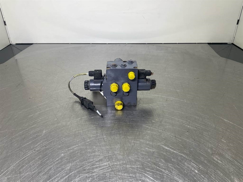 Sennebogen 835E-166441-Valve/Ventile/Ventiel - Hidraulika - Építőipari gépek: 1 kép. Sennebogen 835E-166441-Valve/Ventile/Ventiel - Hidraulika - Építőipari gépek: 1 kép.