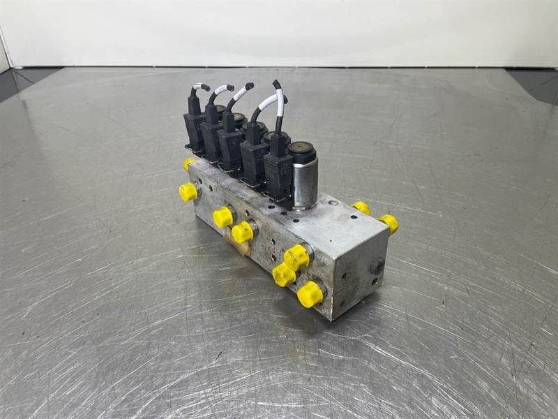 Sennebogen 835E-190462-Valve/Ventile/Ventiel - Hidraulika - Építőipari gépek: 2 kép. Sennebogen 835E-190462-Valve/Ventile/Ventiel - Hidraulika - Építőipari gépek: 2 kép.