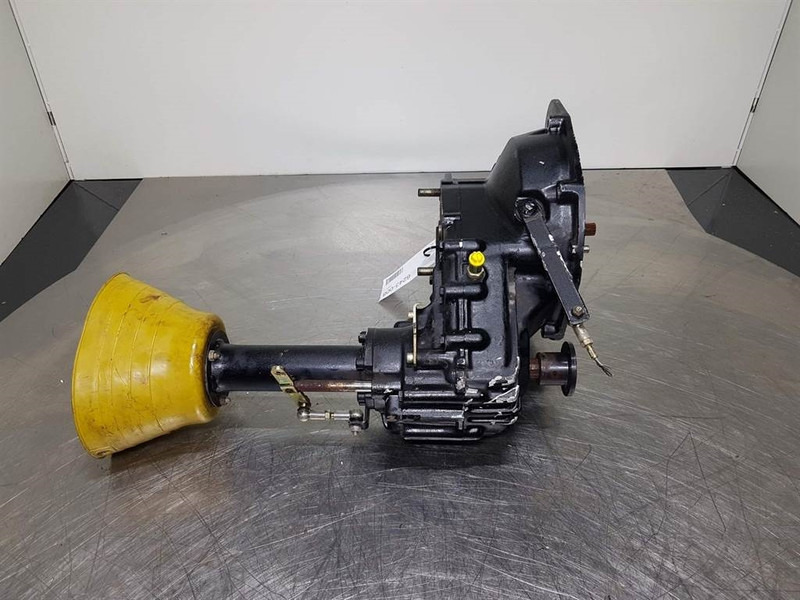 - Transmission/Getriebe/Transmissiebak - Sebességváltó és alkatrészek - Építőipari gépek: 3 kép. - Transmission/Getriebe/Transmissiebak - Sebességváltó és alkatrészek - Építőipari gépek: 3 kép.