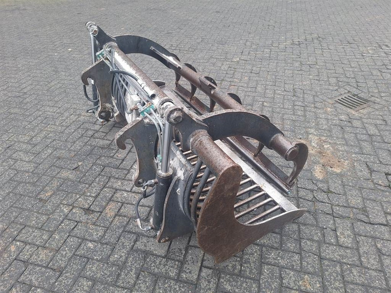 Volvo BM L 30 - Állattartás gépei: 3 kép. Volvo BM L 30 - Állattartás gépei: 3 kép.