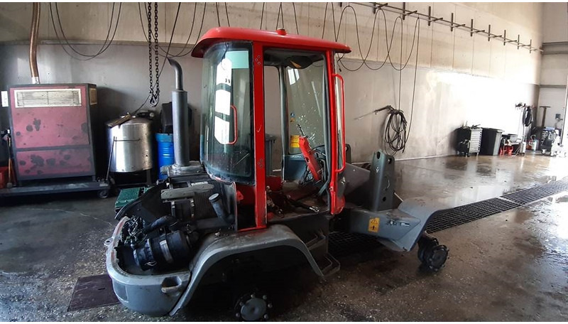 Volvo L 30 B-Z / X (For parts) - Gumikerekes homlokrakodó: 2 kép. Volvo L 30 B-Z / X (For parts) - Gumikerekes homlokrakodó: 2 kép.