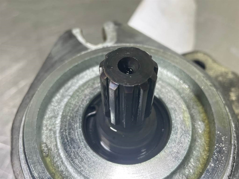 Volvo L35B-Haldex WP15A1-1830497-Gearpump/Zahnradpumpe - Hidraulika - Építőipari gépek: 4 kép. Volvo L35B-Haldex WP15A1-1830497-Gearpump/Zahnradpumpe - Hidraulika - Építőipari gépek: 4 kép.