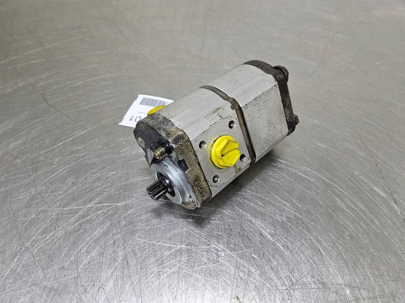 Volvo L35B-ZM2810806-Haldex WQ09A2-Gearpump/Zahnradpumpe - Hidraulika - Építőipari gépek: 1 kép. Volvo L35B-ZM2810806-Haldex WQ09A2-Gearpump/Zahnradpumpe - Hidraulika - Építőipari gépek: 1 kép.