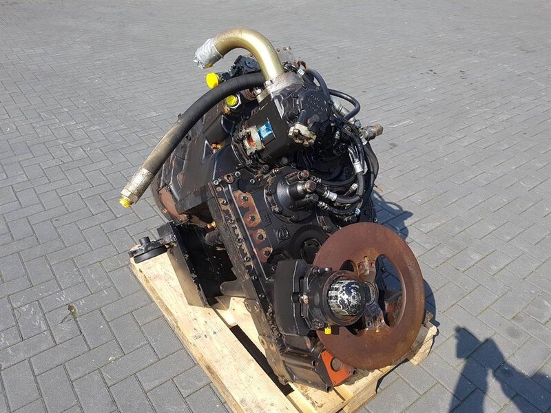 ZF - Transmission/Getriebe/Transmissiebak - Sebességváltó és alkatrészek - Építőipari gépek: 5 kép. ZF - Transmission/Getriebe/Transmissiebak - Sebességváltó és alkatrészek - Építőipari gépek: 5 kép.