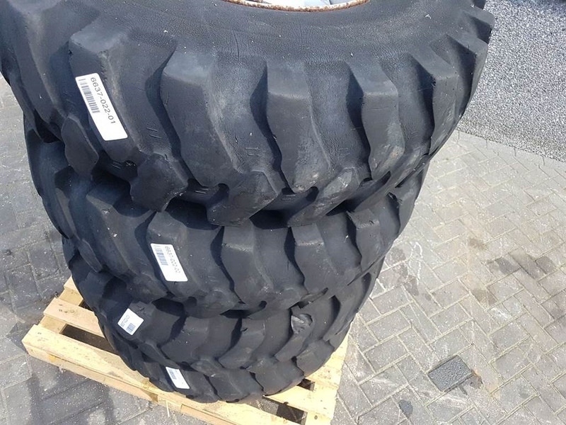 Zettelmeyer Mitas 14.5-20-Tire/Reifen/Band - Gumiabroncsok és felnik - Építőipari gépek: 3 kép. Zettelmeyer Mitas 14.5-20-Tire/Reifen/Band - Gumiabroncsok és felnik - Építőipari gépek: 3 kép.