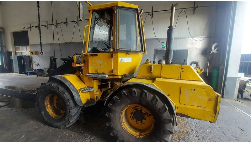 Zettelmeyer ZL 801 - (For parts) - Gumikerekes homlokrakodó: 2 kép. Zettelmeyer ZL 801 - (For parts) - Gumikerekes homlokrakodó: 2 kép.
