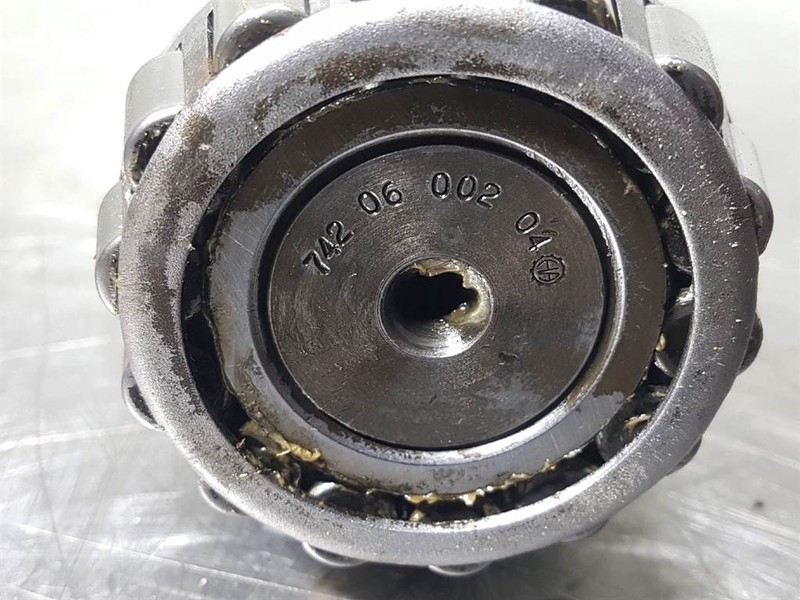 Zettelmeyer ZL1001-7420600204-Joint shaft/Steckwelle/Steekas - Tengely és alkatrészek - Építőipari gépek: 4 kép. Zettelmeyer ZL1001-7420600204-Joint shaft/Steckwelle/Steekas - Tengely és alkatrészek - Építőipari gépek: 4 kép.