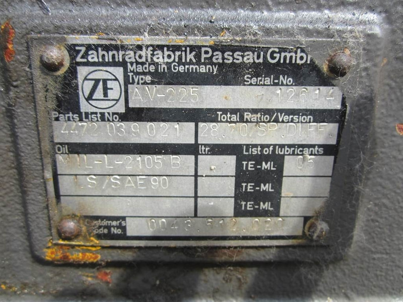 Zettelmeyer ZL502-ZF AV-225 - 4472039021-Axle/Achse/As - Tengely és alkatrészek - Építőipari gépek: 3 kép. Zettelmeyer ZL502-ZF AV-225 - 4472039021-Axle/Achse/As - Tengely és alkatrészek - Építőipari gépek: 3 kép.