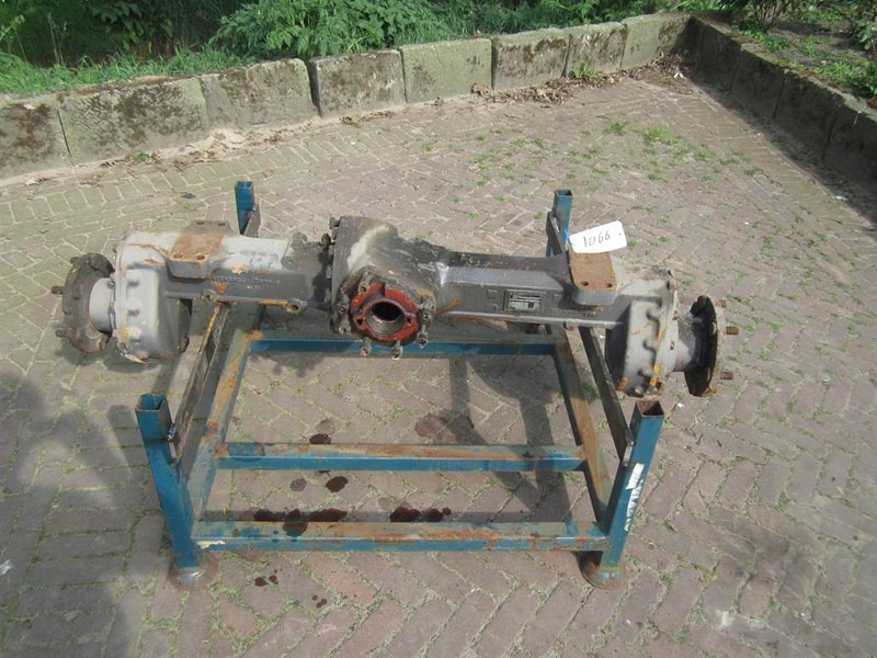 Zettelmeyer ZL502-ZF AV-225 - 4472039021-Axle/Achse/As - Tengely és alkatrészek - Építőipari gépek: 1 kép. Zettelmeyer ZL502-ZF AV-225 - 4472039021-Axle/Achse/As - Tengely és alkatrészek - Építőipari gépek: 1 kép.