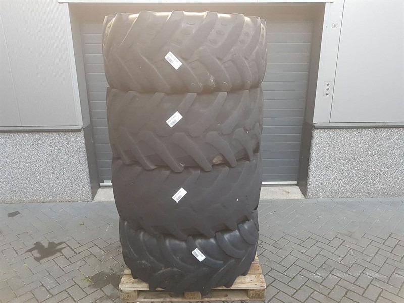 Zettelmeyer ZL801-BKT 480/70R24-Tire/Reifen/Band - Gumiabroncsok és felnik - Építőipari gépek: 1 kép. Zettelmeyer ZL801-BKT 480/70R24-Tire/Reifen/Band - Gumiabroncsok és felnik - Építőipari gépek: 1 kép.