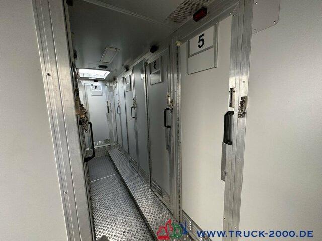Setra Gefangentransporter 15 Zellen-29 Gefangenenbus - Busz: 2 kép. Setra Gefangentransporter 15 Zellen-29 Gefangenenbus - Busz: 2 kép.