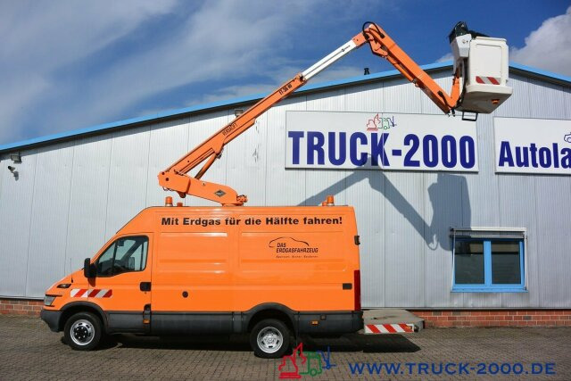 Iveco 50C11 Iveco Daily Versalift 14m Erdgasantrieb - Emelőkosaras teherautó: 2 kép. Iveco 50C11 Iveco Daily Versalift 14m Erdgasantrieb - Emelőkosaras teherautó: 2 kép.