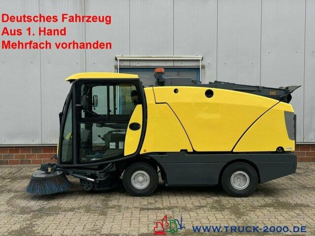 Johnston Bucher Sweeper CX 201 Kehren + Sprühen Klima - Utcaseprő gép: 1 kép. Johnston Bucher Sweeper CX 201 Kehren + Sprühen Klima - Utcaseprő gép: 1 kép.