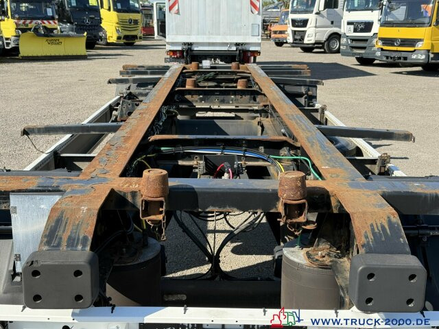 Krone AZ18 Box Carrier - Luft - BPW Achsen - Pótkocsi cserefelépítményes: 3 kép. Krone AZ18 Box Carrier - Luft - BPW Achsen - Pótkocsi cserefelépítményes: 3 kép.