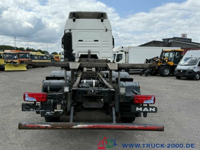 MAN TGX 26.480 XLX Haus Bett hydr Hub Multi Wechsler - Cserefelépítményes teherautó: 3 kép. MAN TGX 26.480 XLX Haus Bett hydr Hub Multi Wechsler - Cserefelépítményes teherautó: 3 kép.