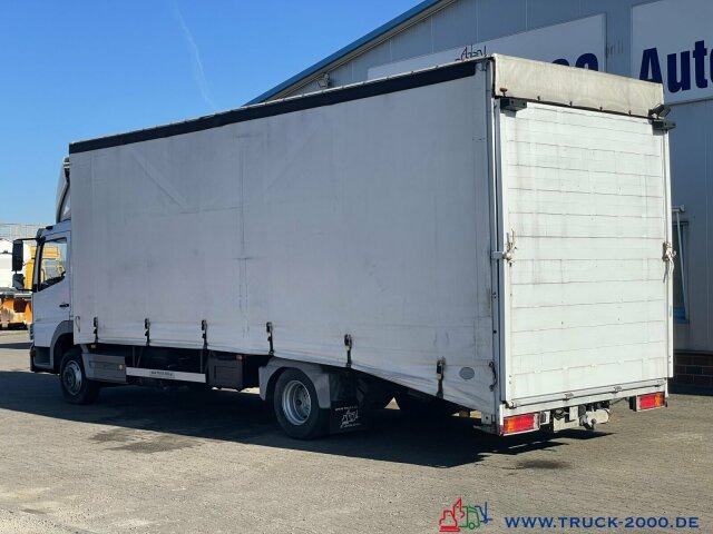Mercedes-Benz 822 Atego Geschlossener Transport + el. Rampen - Autószállító teherautó: 3 kép. Mercedes-Benz 822 Atego Geschlossener Transport + el. Rampen - Autószállító teherautó: 3 kép.