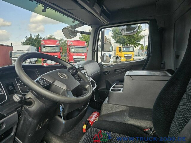 Mercedes-Benz Atego 1221 Koffer Ladebordwand 1.5t. seitl. Tür - Dobozos felépítményű teherautó: 4 kép. Mercedes-Benz Atego 1221 Koffer Ladebordwand 1.5t. seitl. Tür - Dobozos felépítményű teherautó: 4 kép.