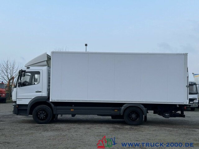 Mercedes-Benz Atego 1524 Koffer LBW BÄR 1.500 kg Kamera Klima - Dobozos felépítményű teherautó: 4 kép. Mercedes-Benz Atego 1524 Koffer LBW BÄR 1.500 kg Kamera Klima - Dobozos felépítményű teherautó: 4 kép.