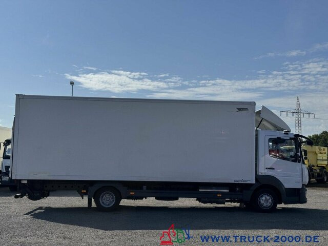 Mercedes-Benz Atego 818 Lang Koffer Ladebordwand BÄR 1.000kg - Dobozos kisteherautó: 3 kép. Mercedes-Benz Atego 818 Lang Koffer Ladebordwand BÄR 1.000kg - Dobozos kisteherautó: 3 kép.