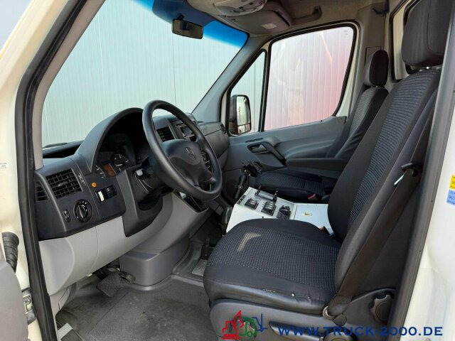 Mercedes-Benz Sprinter 516 Fahrtec RTW Luftfederung 1. Hand - Mentőautó: 5 kép. Mercedes-Benz Sprinter 516 Fahrtec RTW Luftfederung 1. Hand - Mentőautó: 5 kép.