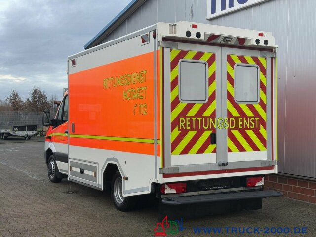 Mercedes-Benz Sprinter 519 CDI GSF Rettung Krankenwagen 124TKM - Mentőautó: 2 kép. Mercedes-Benz Sprinter 519 CDI GSF Rettung Krankenwagen 124TKM - Mentőautó: 2 kép.