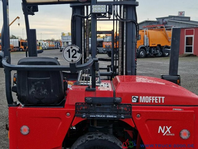 Moffett Mitnahmestapler 4 Wege Allrad NX Typ M 4 25.4 - Hordozható targonca: 4 kép. Moffett Mitnahmestapler 4 Wege Allrad NX Typ M 4 25.4 - Hordozható targonca: 4 kép.