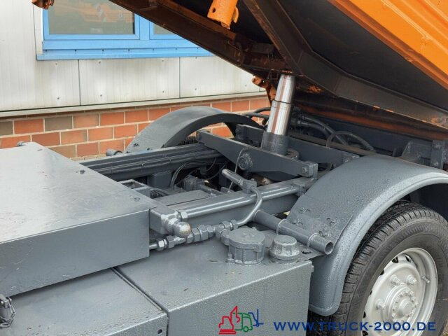 Multicar Kiefer Boki Winterdienst Streuer + Besen 23 TKM - Utcaseprő gép: 4 kép. Multicar Kiefer Boki Winterdienst Streuer + Besen 23 TKM - Utcaseprő gép: 4 kép.