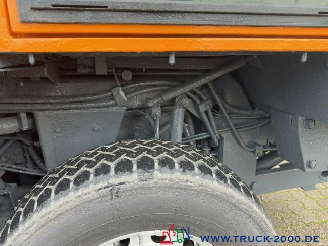 Multicar Kiefer Boki Winterdienst Streuer + Besen 23 TKM - Utcaseprő gép: 2 kép. Multicar Kiefer Boki Winterdienst Streuer + Besen 23 TKM - Utcaseprő gép: 2 kép.