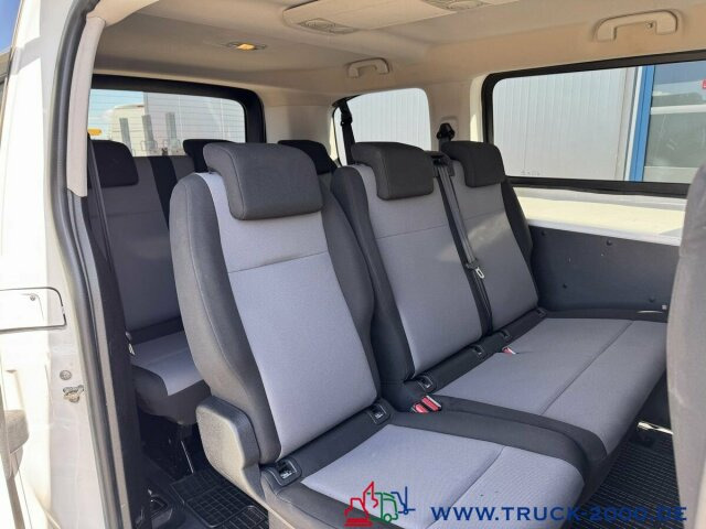 Opel Vivaro 9 Sitzer Klima vorne & hinten Navi + DAB - Minibusz, Kisbusz: 5 kép. Opel Vivaro 9 Sitzer Klima vorne & hinten Navi + DAB - Minibusz, Kisbusz: 5 kép.