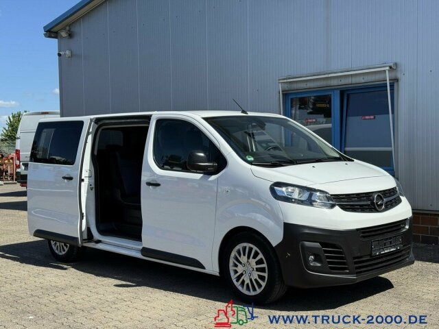 Opel Vivaro 9 Sitzer Klima vorne & hinten Navi + DAB - Minibusz, Kisbusz: 4 kép. Opel Vivaro 9 Sitzer Klima vorne & hinten Navi + DAB - Minibusz, Kisbusz: 4 kép.