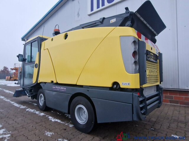 Schmidt Johnston Bucher Sweeper CX 201 Kehren + Sprühen Klima - Utcaseprő gép: 4 kép. Schmidt Johnston Bucher Sweeper CX 201 Kehren + Sprühen Klima - Utcaseprő gép: 4 kép.