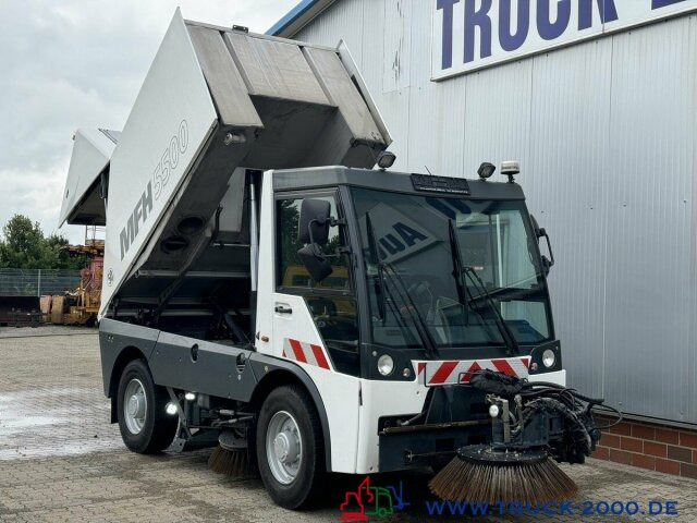 Schmidt MFH 5500 3 Besen + Hochdruckreiniger mit Lanze lízing Schmidt MFH 5500 3 Besen + Hochdruckreiniger mit Lanze: 13 kép.