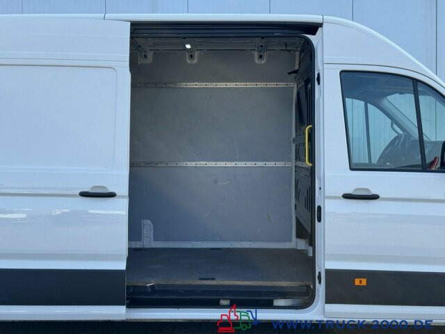 Volkswagen Crafter 35 2.0 TDI Hoch & Lang 3 Sitze Klima - Furgon: 5 kép. Volkswagen Crafter 35 2.0 TDI Hoch & Lang 3 Sitze Klima - Furgon: 5 kép.