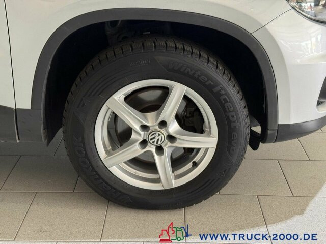Volkswagen Tiguan 2.0 TDI 4Motion Automatik Klima - Terepjáró/ SUV: 3 kép. Volkswagen Tiguan 2.0 TDI 4Motion Automatik Klima - Terepjáró/ SUV: 3 kép.