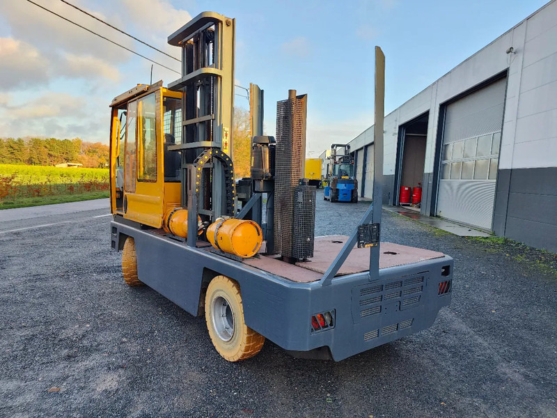 BAUMANN HX 50/12/45 5000 kg - Oldalrakodó targoncá: 3 kép. BAUMANN HX 50/12/45 5000 kg - Oldalrakodó targoncá: 3 kép.