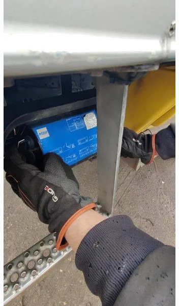 Dhollandia Tailgate / Loadboard / Laadklep / Achtersluitklep 2000 kg MBB / Palfinger / B.A.R. Cargolift - Emelőhátfal: 5 kép. Dhollandia Tailgate / Loadboard / Laadklep / Achtersluitklep 2000 kg MBB / Palfinger / B.A.R. Cargolift - Emelőhátfal: 5 kép.