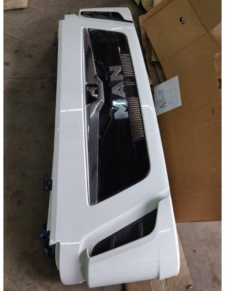 MAN Frontklep grille TGL Euro6 - Motorháztető: 1 kép. MAN Frontklep grille TGL Euro6 - Motorháztető: 1 kép.