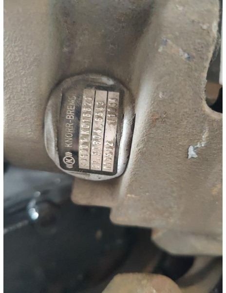MAN Remklauwen / Brake calipers F2000 / TGA - Féknyereg - Teherautó: 4 kép. MAN Remklauwen / Brake calipers F2000 / TGA - Féknyereg - Teherautó: 4 kép.