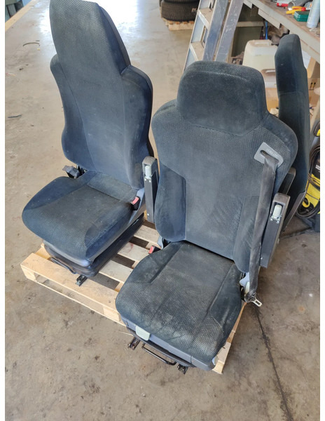 MAN Stoel Zetel MAN TGA / TGS/ TGL / TGX - Ülés - Teherautó: 1 kép. MAN Stoel Zetel MAN TGA / TGS/ TGL / TGX - Ülés - Teherautó: 1 kép.