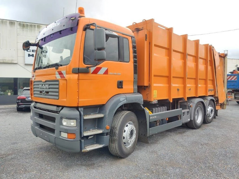 MAN TGA 26.320 6x2 garbage truck ZOELLER - Szemetesautó: 1 kép. MAN TGA 26.320 6x2 garbage truck ZOELLER - Szemetesautó: 1 kép.